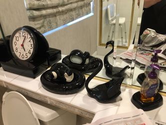 Beautiful Black DecorFOR YOUR RESTROOM