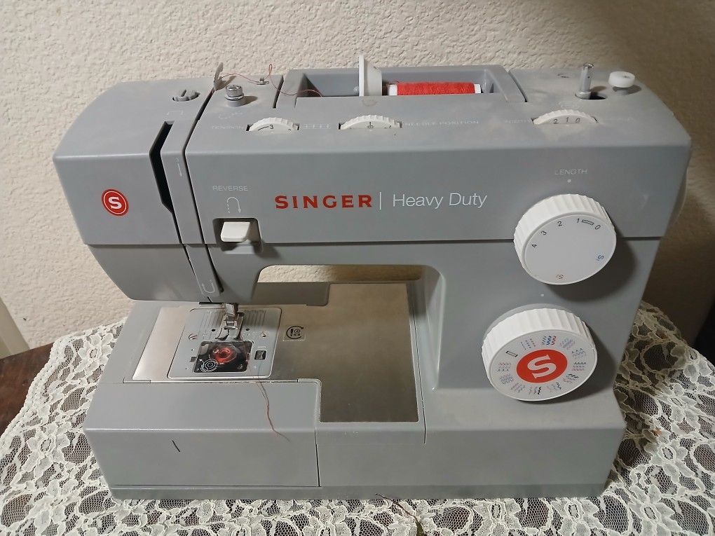Singer Heavy Duty Sewing Machine 4432