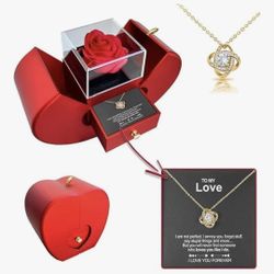 Preserved Flower Jewelry Bo