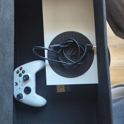 Xbox series s with 1 TB hard drive