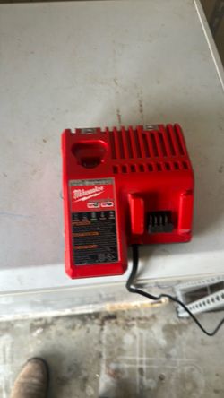 Milwaukee dual voltage battery charger Genuine Milwaukee dual voltage battery charger