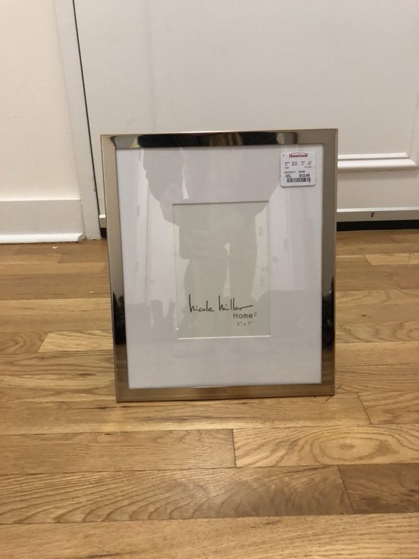 Nicole Miller Gold Frame For In New York Ny Offerup - Nicole Miller Home Mirror Picture Frame Nicole Miller Gold Frame For In New York Ny Offerup - Nicole Miller Home Mirror Picture Frame