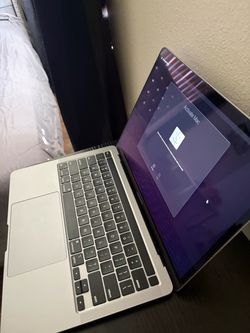 Apple MacBook Pro Laptop