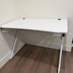42 inch Gaming Desk, Z Shaped, victory