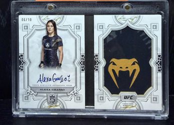 Alexa Grasso /10 TOPPS Royalty UFC
