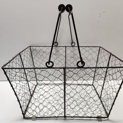 Vintage Style Chicken Wire Shopping Basket / Decor 