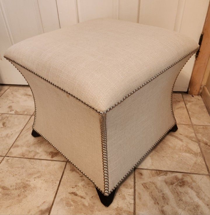 Amazing Theodore Alexander 22.5" Ottoman/Footstool-Retail $1576