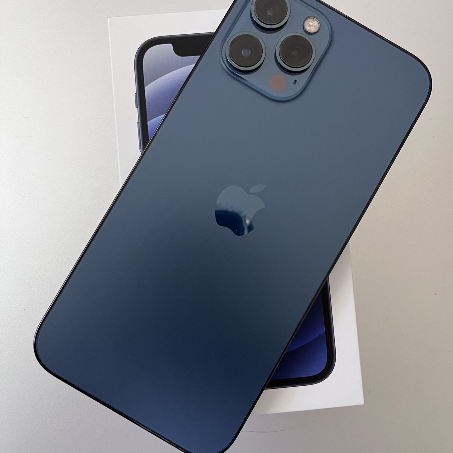 Iphoñe 12 P R O Max 256G ANY CARRIER BLUE for Sale in Chula Vista 