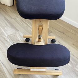 Black Kneeling Chair