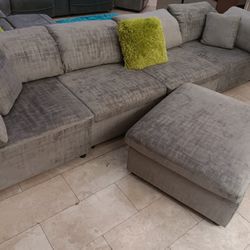 *Weekend Special!!!*---Flexible Lima Gray Fabric Sectional Sofa W/Ottoman---Delivery And Financing Available🤝