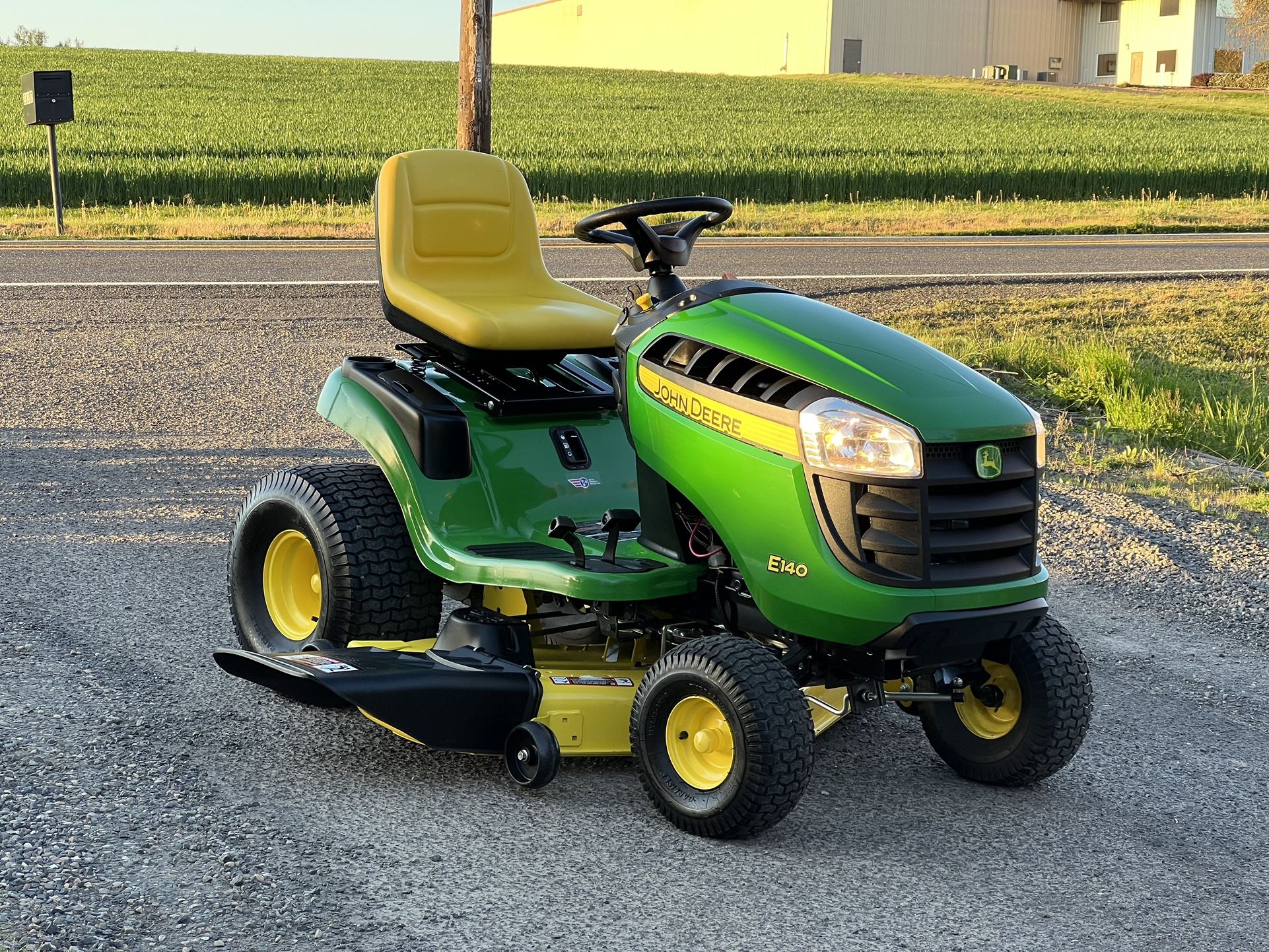 John Deere E140 Riding Lawn Mower Tractor 48” Deck Auto 22HP 60hrs Bagger Available