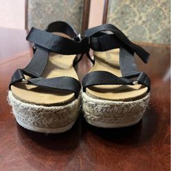 Woman’s Size 7 1/2 