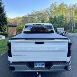 2019-2025 Chevy Silverado 1500 quad fold tonneau cover new