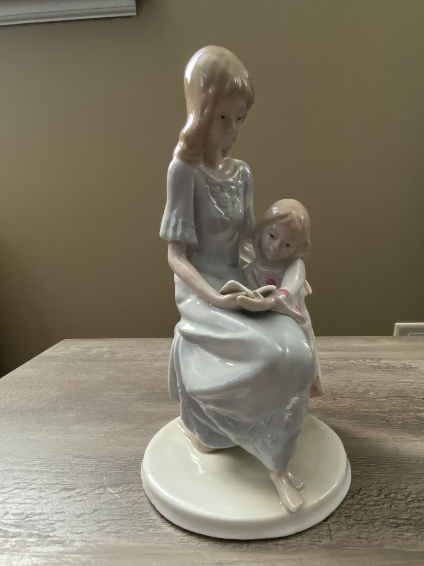 Imitation Lladro “Bedtime Story” figurine 