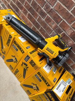 DEWALT 20V MAX 125 MPH 450 CFM Brushless Cordless Handheld Leaf Blower with Concentrator Nozzle (Tool Only)