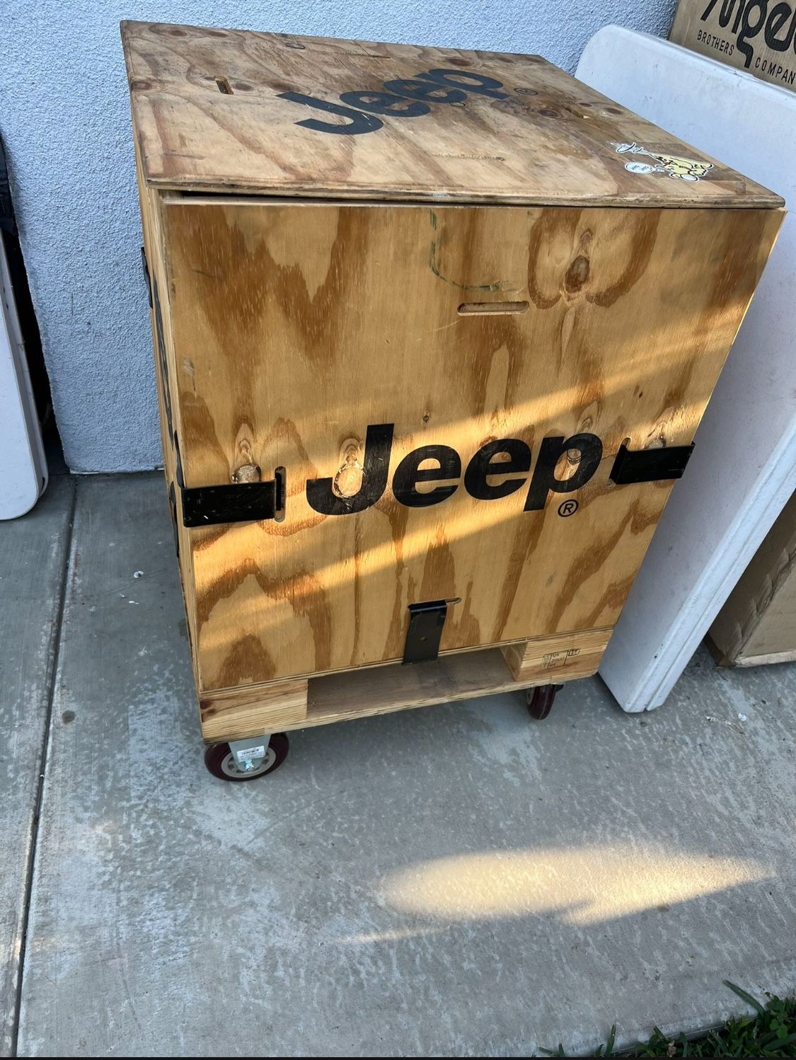 JEEP PERFORMANCE PARTS CRATE WITH CASTERS MOPAR 