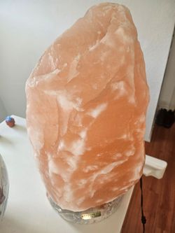 Used Himalayan Salt Lamp Set w/ wood base