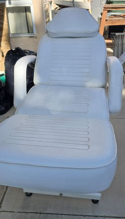 Cama para masajes usada $30
