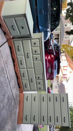 Refurbished 3 Peace Bed Room Set