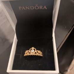 BEAUTIFUL PANDORA TIARA RING & SIZE 7-7.5......😁😊😍