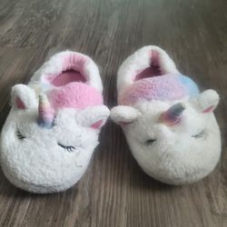 Unicorn Slippers Size 8/9