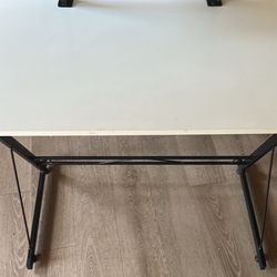 Table For Computer Like New Light Weight 