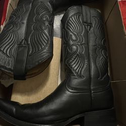 Snip Black Leather Boots Size 6 For Man Available!!!