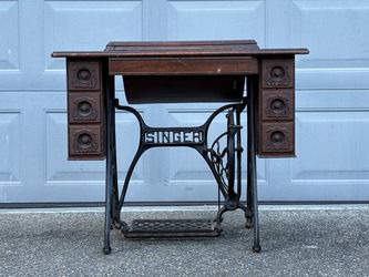 1912 Singer Sewing Machine