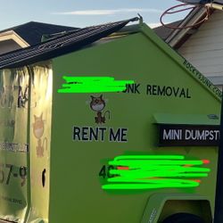 8 Yard Dumpster/ Front Loading 