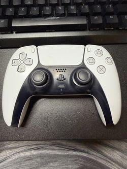 PS5 controller with Hall Effect joysticks