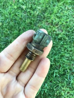 OEM BOSCH ENGINE COOLANT TEMPERATURE SENSOR BMW E30 AUTO PARTS FUEL INJECTION TEMP SENSOR SWITCH