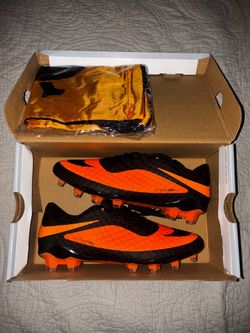 Soccer cleats size 10