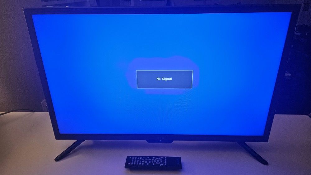 32 Inch RCA Full 1080p HD TV MINT!