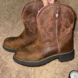Pink Justin Gypsy Round Toe Boots - Size 10B