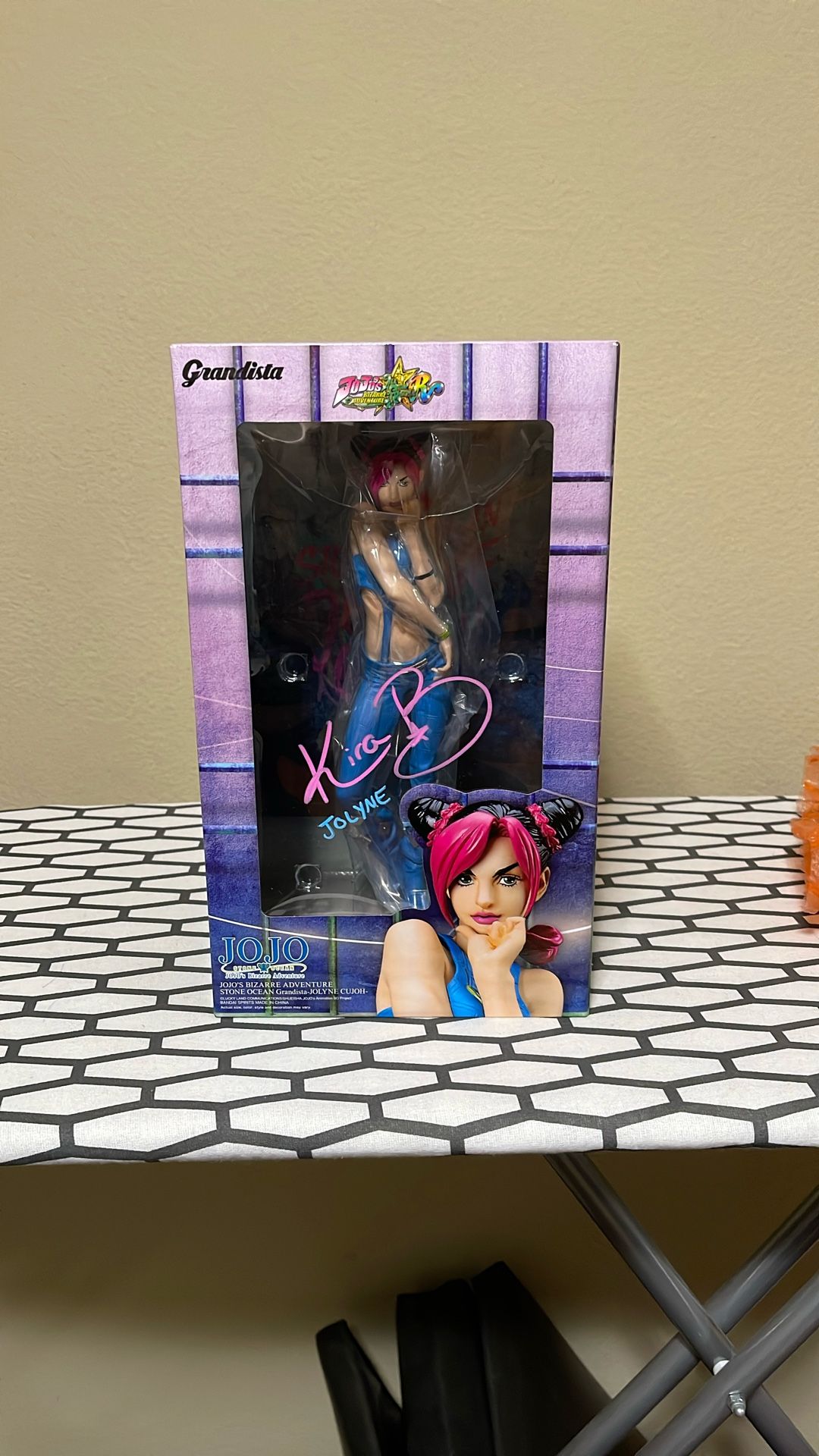 Jojo Bizzare Adventure All Star Battle R Collectors Edition Jolyne Figure (Plus Signatures x3)