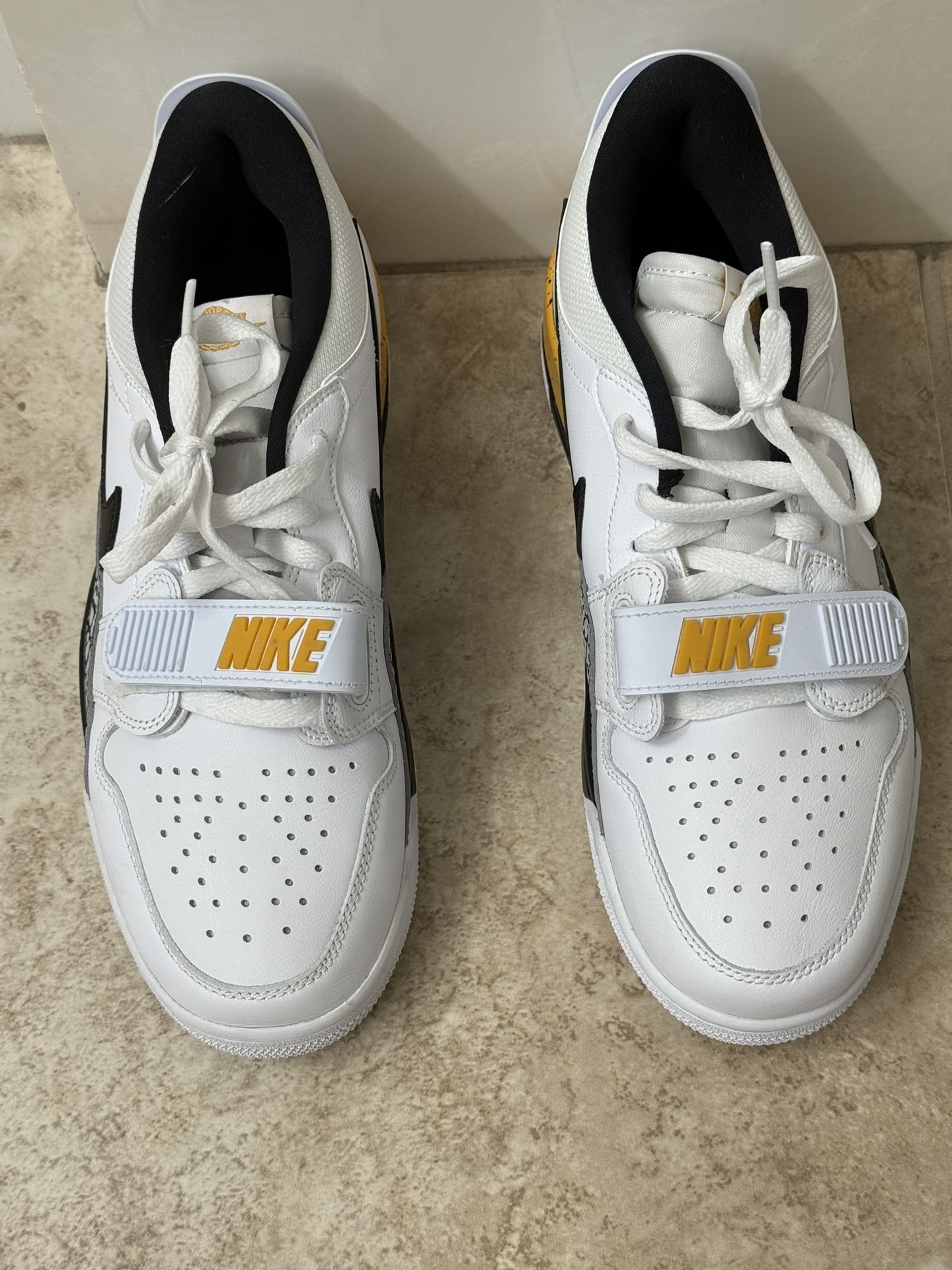 Jordan Legacy 312 Low “New” Size 9