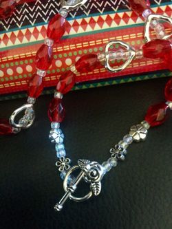 Pretty Jewelry for Christmas 🎄 🧤❄️🎅🏼 Welcome to Eva’s OfferUp. ❄️🧤🎄