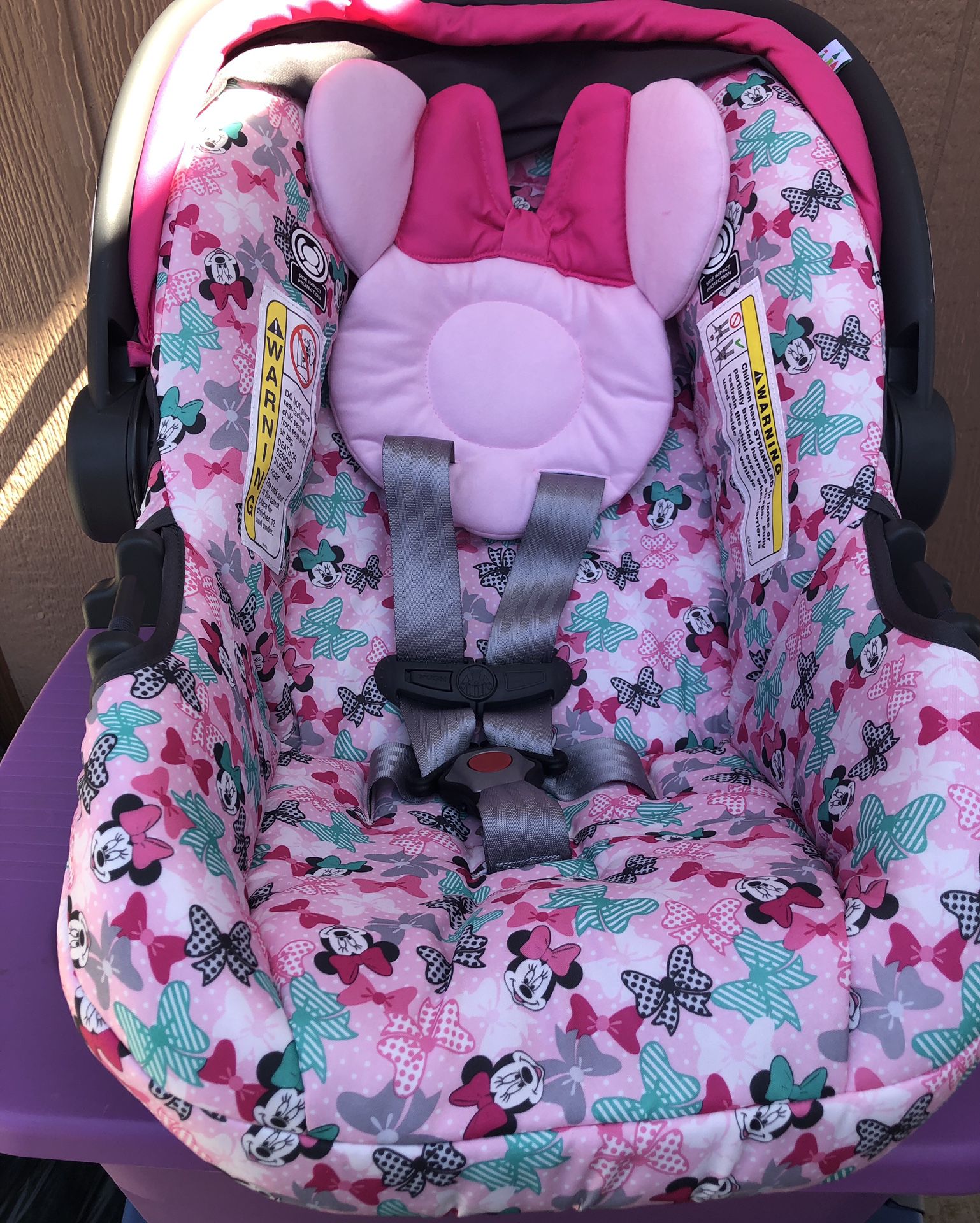New Minnie Mouse car seat