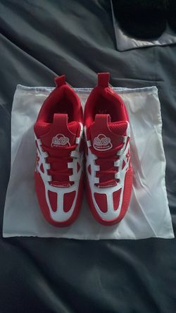 RED LV TRAINERS !!!