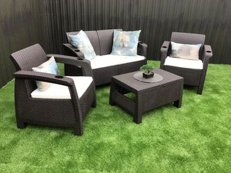 NEW IN BOX - Patio Set - Delivery Available