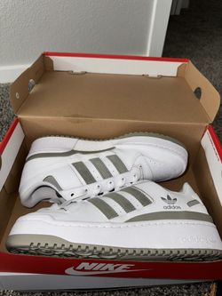 Adidas Women’s Shoe Size 8