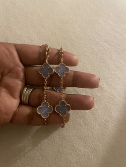 Van cleef Bracelet Authentic With Serial Number