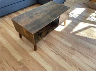 Coffee Table ( Excellent Condition)
