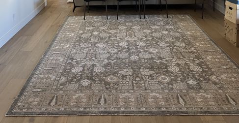 8x10 Rug in perfect condition