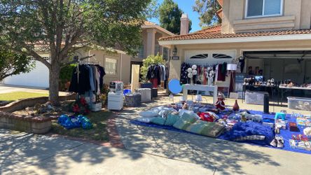 Huge yard sale!!!