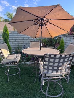 Outdoor Patio Table Chair Set with Umbrella