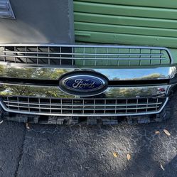 Headlight and grill FORD F150 2019