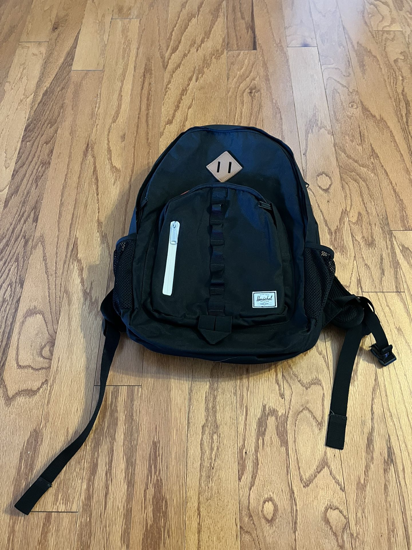 Herschel Backpack Excellent Condition Black 