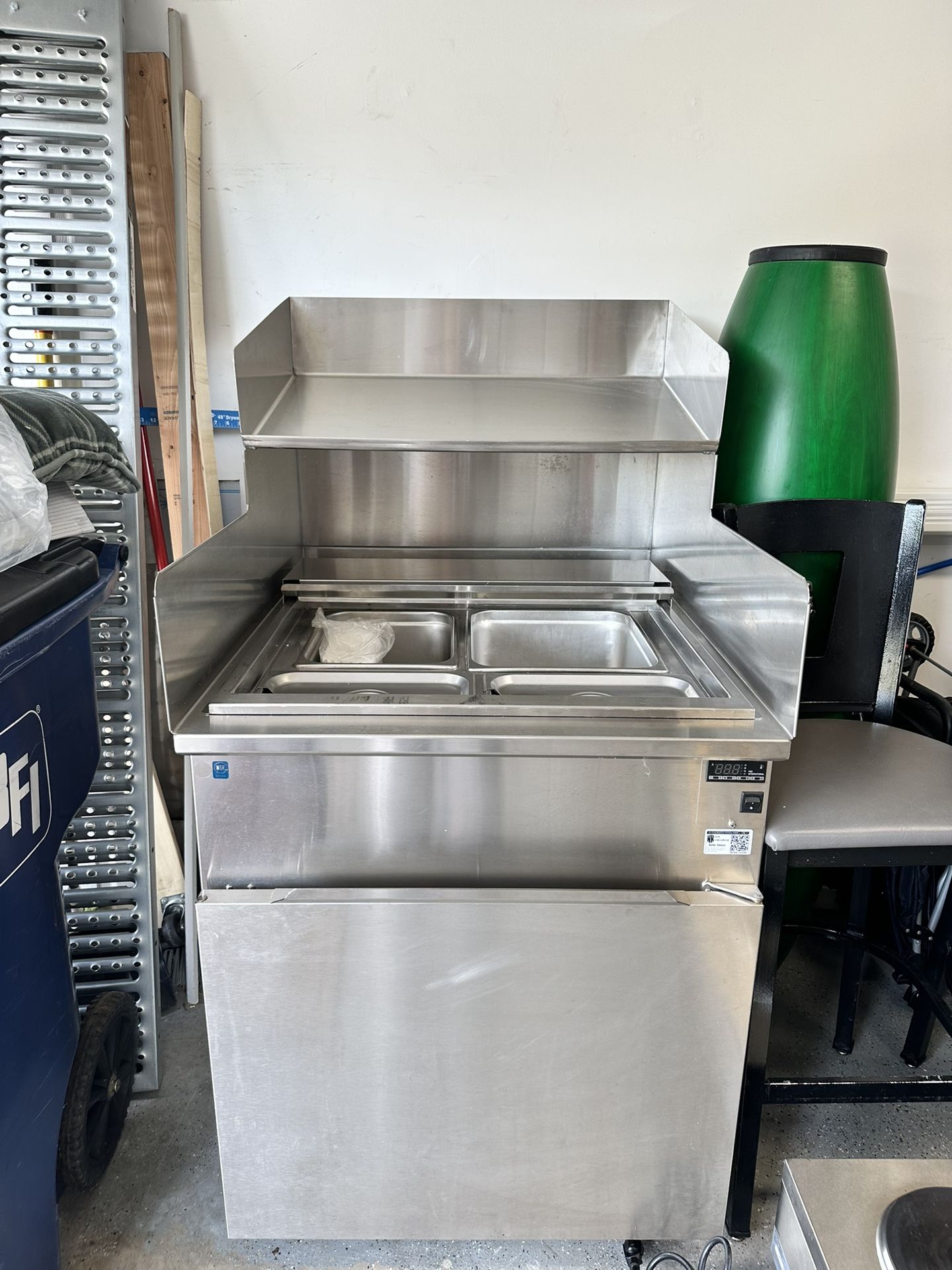 Commercial Prep Station And Refrigerator On The Bottom