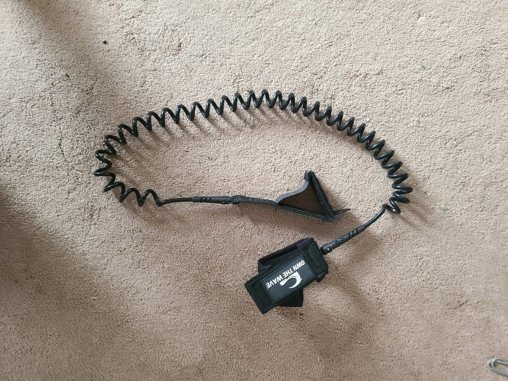 PADDLEBOARD SURFBOARD - LEASHES ONLY $10